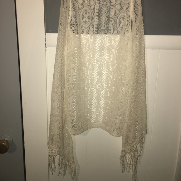 Cute pull over🌻 - Picture 2 of 2